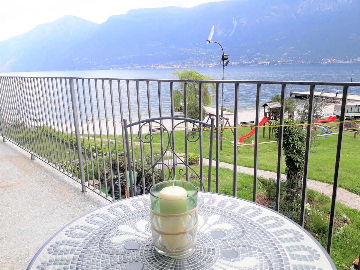 Campione Giulia Exclusive Lakefront Apartment By Gardadomusmea Кампионе дел Гарда Екстериор снимка