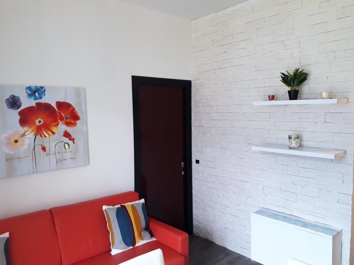 Campione Giulia Exclusive Lakefront Apartment By Gardadomusmea Кампионе дел Гарда Екстериор снимка