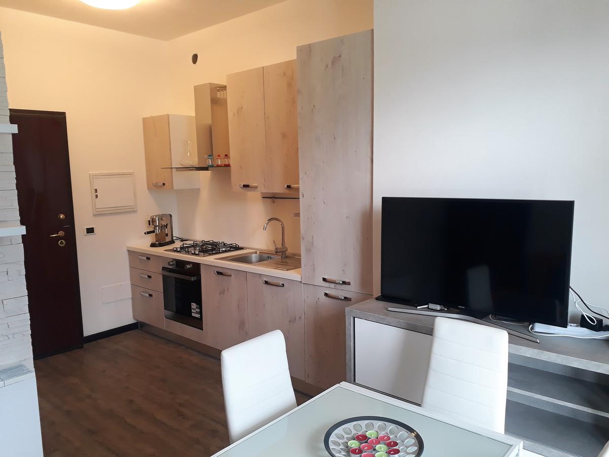 Campione Giulia Exclusive Lakefront Apartment By Gardadomusmea Кампионе дел Гарда Екстериор снимка