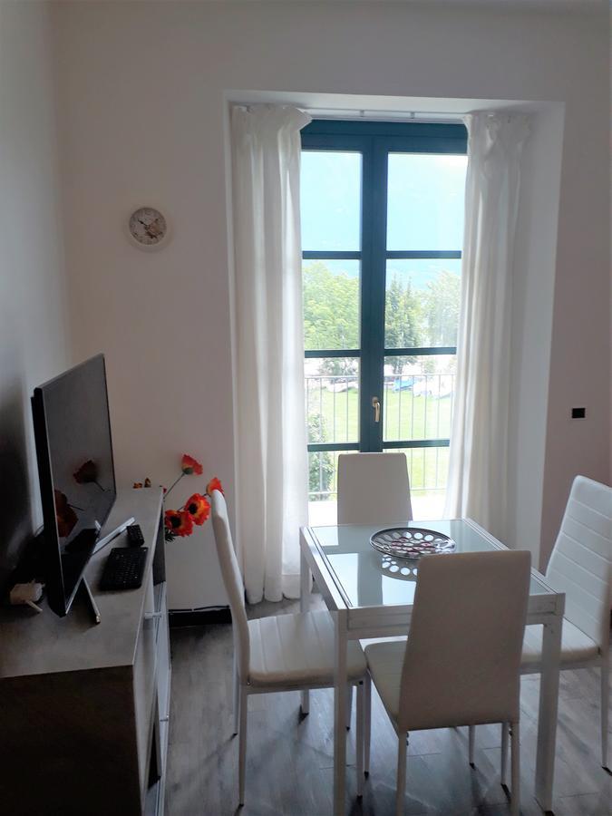 Campione Giulia Exclusive Lakefront Apartment By Gardadomusmea Кампионе дел Гарда Екстериор снимка