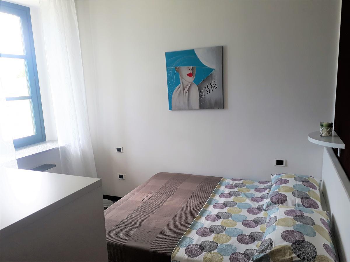 Campione Giulia Exclusive Lakefront Apartment By Gardadomusmea Кампионе дел Гарда Екстериор снимка